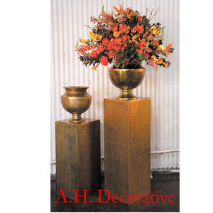 Vase urne à fleurs en aluminium plaqué or pour la décoration de table de mariage et la cuisine à domicile - Product Image 6