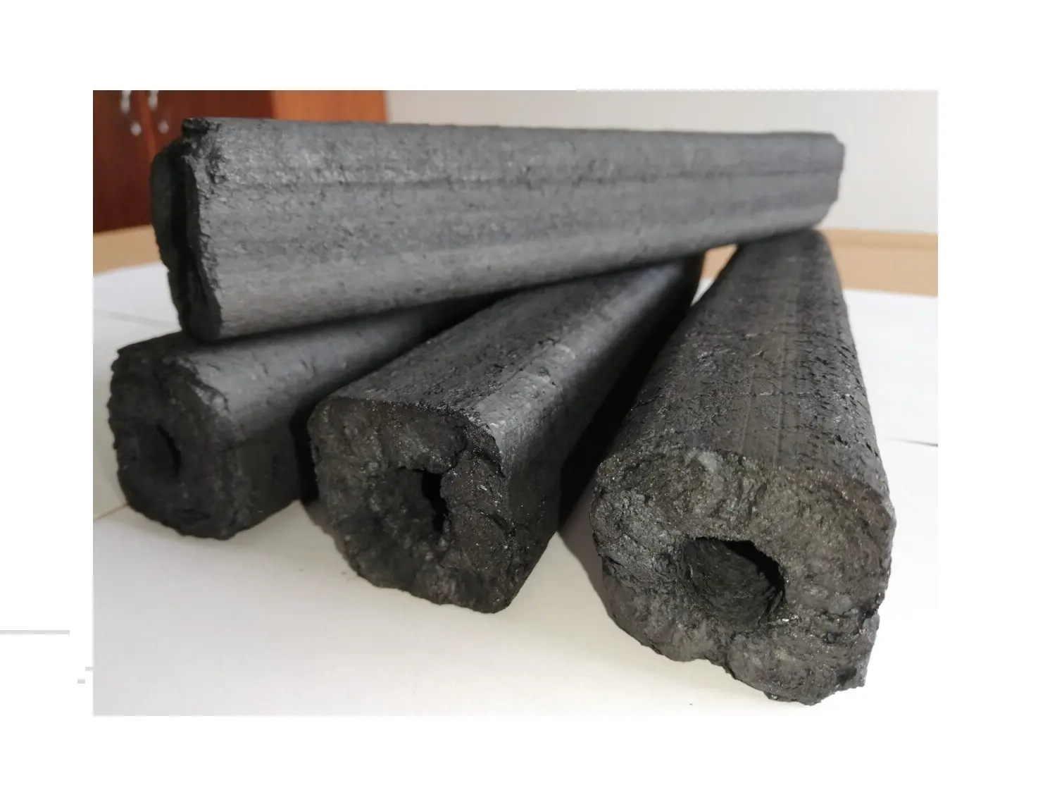 Natürliche schwarze Brikett kohle Grill grill Holzkohle zum Grillen und Kamin keine chemischen Zusätze