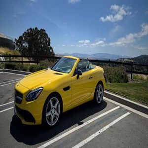 2020 Benzs SLC43 Final Edition 385hp Twin-Turbor V6, Jaune soleil - Product Image 3