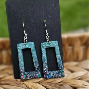 Boucles d'oreilles en résine brodée, bijoux de mode en acier inoxydable faits à la main pour femmes et filles, look classique de mariage, haute qualité - Product Image 2