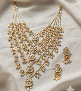 Collier traditionnel antique à trois rangs en or poli, magnifiquement conçu dans un design élégant, parfait pour les femmes indiennes. - Product Image 1