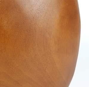 Vase décoratif en bois artisanal, design incurvé lisse, finition naturelle, idéal pour la décoration intérieure moderne et rustique. - Product Image 4