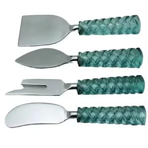 Dernier lot de 4 couverts de luxe Vaisselle élégante de Noël en acier inoxydable avec manche en acrylique Couteau à fromage Cadeau d'épandage - Product Image 1