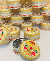 Boîte à bonbons décorative Gota Patti, récipient pour Laddu, rangement pour bonbons, cadeau de mariage indien, cadeau de retour pour les invités Haldi Mehndi Shagun