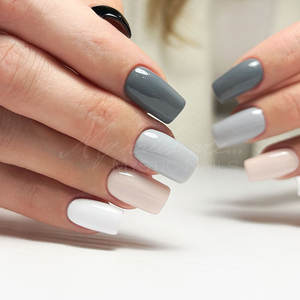 Vernis à gel UV LED-Fabriqué en EU - CPNP - Nude Color-Vernis à gel 107-Quelque chose de solide 12ml-Ongles mystiques - Product Image 2