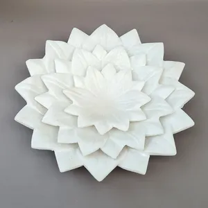 Cuenco Decorativo de Mármol Ecológico Tallado a Mano con Diseño de Pétalos de Flor, Urli, Pájaros, Ondas y Canales - Product Image 1