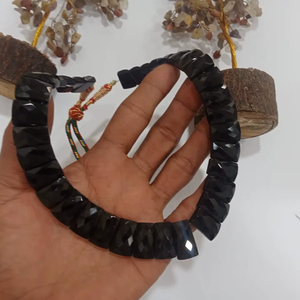 Collier à bavette en onyx noir naturel, collier égyptien Cléopâtre Collier à facettes en onyx - Product Image 2