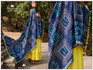 Silencieux en coton brodé, décoré de longs lacets en laine et de produits artisanaux - Product Image 5