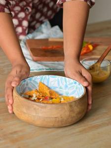 Bols de service à salade en bois d'acacia écologiques faits à la main ronds de haute qualité - Product Image 3