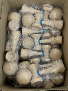 Jouet Kendama en bois naturel conçu pour l'entraînement des compétences et la concentration, design traditionnel fabriqué au Vietnam - Product Image 3