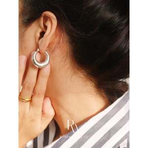 Trendy 25mm & 40mm Hoop Earrings Light <b>Weight</b> Gold Medium Huggie Non Tarnish Silver Large Hoops Statement Gift for Her - Product Image 1