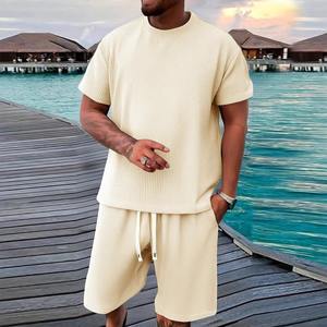 Ensemble short et t-shirt décontracté pour homme, tissu respirant pour le fitness, la course à pied et les activités de plein air au printemps - Product Image 4