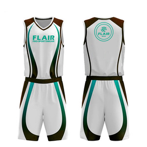 Ensemble d'uniformes de basketball personnalisables de haute qualité pour hommes – Hauts et shorts de sport respirants, antibactériens et anti-humidité - Product Image 2