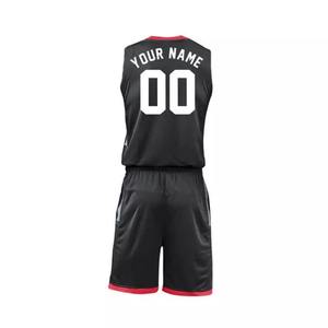 Uniformes de basket-ball personnalisés pour les équipes scolaires et les ligues locales Vêtements de sport durables et élégants de haute qualité - Product Image 3