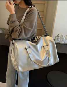 Sac de sport unisexe de luxe personnalisé, élégant, pour la gym, les voyages, avec logo personnalisé, fermeture éclair antivol, toutes saisons - Product Image 6