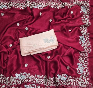 Saree en soie de Dola pure de créateur dernier cri avec bordure en or imprimé Bandhini vêtements Grootinn traditionnels ethniques indiens - Product Image 5