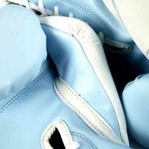 Ventas calientes Guantes de boxeo con cordones Guantes de competición de boxeo de buena calidad Correa de muñeca ajustable Guantes de boxeo hechos a medida - Product Image 6