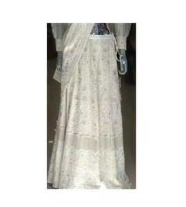 Robe en georgette de viscose de qualité supérieure légère et transparente pour Kurtis et écharpes élégants disponibles à la vente - Product Image 2