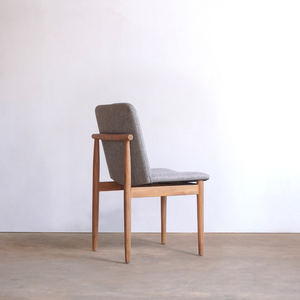 Chaise de salle à manger en teck massif au design contemporain, pieds en bois, rembourrage personnalisé, pour la maison, les appartements, les hôtels, les restaurants - Product Image 6