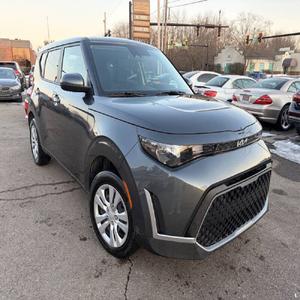 Kia Soul LX 2024 en PARFAIT ÉTAT - Product Image 1