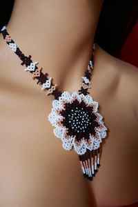 Collares de cuentas de semillas de cristal en forma de hoja de helecho hechos a medida en colores y tamaños surtidos ideales para diseñadores de joyería de moda - Product Image 2