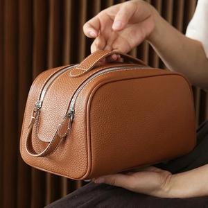 Genuine Leather Cosmetic Bag Medium Size Zipper Closure Portable <b>Makeup</b> <b>Case</b> Soft Handle Simple Style Green - Product Image 3