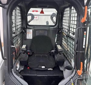 Vente en gros S770 Skid Steer Loader 1000kg Bob avec chenilles en stock Livraison rapide Prix bas disponible pour les commandes en gros Vente - Product Image 5