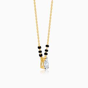 สร้อยคอพรีเมี่ยมสีทอง mangalsutra-heer ประดับเพชรที่โฉบเฉี่ยวสง่างาม - Product Image 4