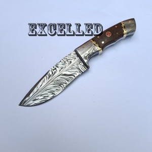 Diseño personalizado hecho a mano patrón de plumas de acero de Damasco Skinner caza/cuchillo de Camping hoja fija con mango de madera OEM - Product Image 3