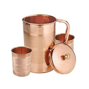 ชุดเหยือกและแก้วน้ำทองแดงแท้สวยงาม โดดเด่นด้วยดีไซน์ที่เน้นสุขภาพและงานฝีมือเหนือกาลเวลาสำหรับการใช้งานในชีวิตประจำวัน - Product Image 3