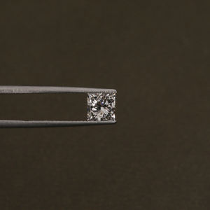 เพชรเจียระไนทรงปรินเซส 1.5 กะรัต ผลิตในห้องปฏิบัติการ แบบ CVD สี F พร้อมใบรับรอง สำหรับทำแหวน - Product Image 6