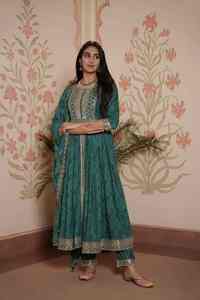 Collection trois pièces nouveauté belle rayonne avec empiècement travail pantalon Kurti avec fournisseur Dupatta de Surat Inde - Product Image 3