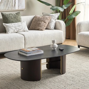 Table cylindrique ronde élégante en or conçue pour les chambres à coucher et les coins décoratifs avec un attrait intemporel - Product Image 1