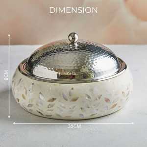 La cazuela de nácar marfil y dorado es donde la elegancia se encuentra suavemente con la cazuela de nácar 3.5L Handcrafted Opulence - Product Image 3