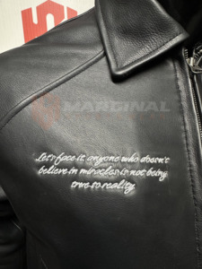 Chaqueta Bomber de Piel de Cordero Negra para Hombre, Estilo Urbano, Resistente al Viento, Ecológica, Talla Grande, Cierre de Cremallera Personalizado, Solapa Delantera - Product Image 3