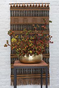 Recipiente de Metal con Diseño Floral para una Transformación Creativa del Hogar y una Exhibición Elegante de Flores - Product Image 2