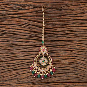 Perla antigua al por mayor estilo Chand Maang Tikka con chapado en oro 216160 en joyería de imitación - Product Image 5