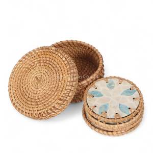 Juego de 6 Posavasos Artesanales de Nácar con Borde de Ratán Natural y Caja de Ratán Tejida a Mano - Product Image 2