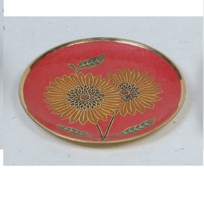 Bol décoratif de table en métal à motif en relief, finition dorée, unique, pour servir des fruits, des en-cas, des dattes, des fruits secs - Product Image 3