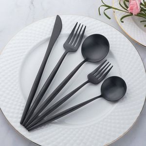 Ensemble de couverts en métal poli de qualité supérieure pour la maison, les restaurants et les hôtels, avec une brillance durable et un équilibre parfait - Product Image 2