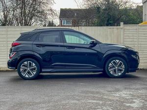 HYUNDAI KONA 2021 USADO, 64KWH, Volante a la Izquierda/Derecha - Product Image 2