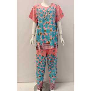 จั๊มสูทของผู้หญิงชุดนอนแขนสั้นกางเกงขายาวชุดมาพร้อมกับชุดคอกลมสำหรับใส่นอนหรือพักผ่อนที่บ้าน - Product Image 1