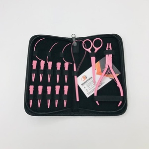 ชุดคีมต่อผมแบบมืออาชีพชุดกรรไกรสแตนเลสรูปทรงตัว C สำหรับเด็กสีชมพูแบบยั่งยืน - Product Image 1