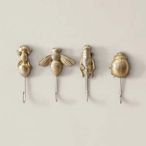 Ganchos decorativos de latón para pared, para almacenamiento en el pasillo de entrada, que mejoran el diseño interior clásico con un acabado metálico atemporal. - Product Image 3