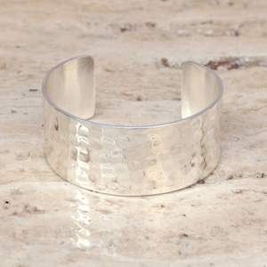 Bracelet ouvert en laiton plaqué argent gravé sur mesure pour femmes, élégant bracelet ajustable, bijoux de créateur, article cadeau - Product Image 6