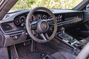 2022 911 GT3 ~3 600 milles, moteur 6 cylindres en L de 4,0 litres, freins en céramique composite, bleu gentiane métallisé - Product Image 5