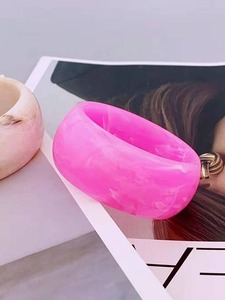 Brazalete único de resina para mujer, joyería de diseño moderno, brazaletes hechos a mano de resina para mujer - Product Image 2
