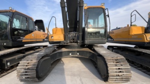 Excavatrice sur chenilles Hyundai HX340HD d'occasion de 34 tonnes en stock à vendre - Product Image 4