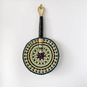 Abanico de paja de mano personalizado, abanico de algas marinas de diseño colorido, abanico de mano de pared artesanal a la venta, el precio más barato - Product Image 3