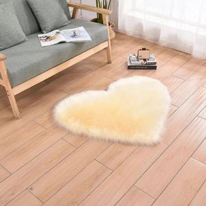 Tapis moderne en forme de cœur, moelleux, personnalisé, en laine de soie 5-6 mm avec envers antidérapant pour la décoration de la chambre et du salon - Product Image 2